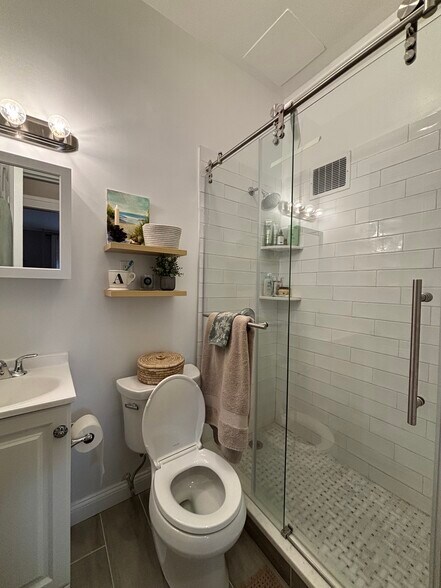 Building Photo - 82 Charles St