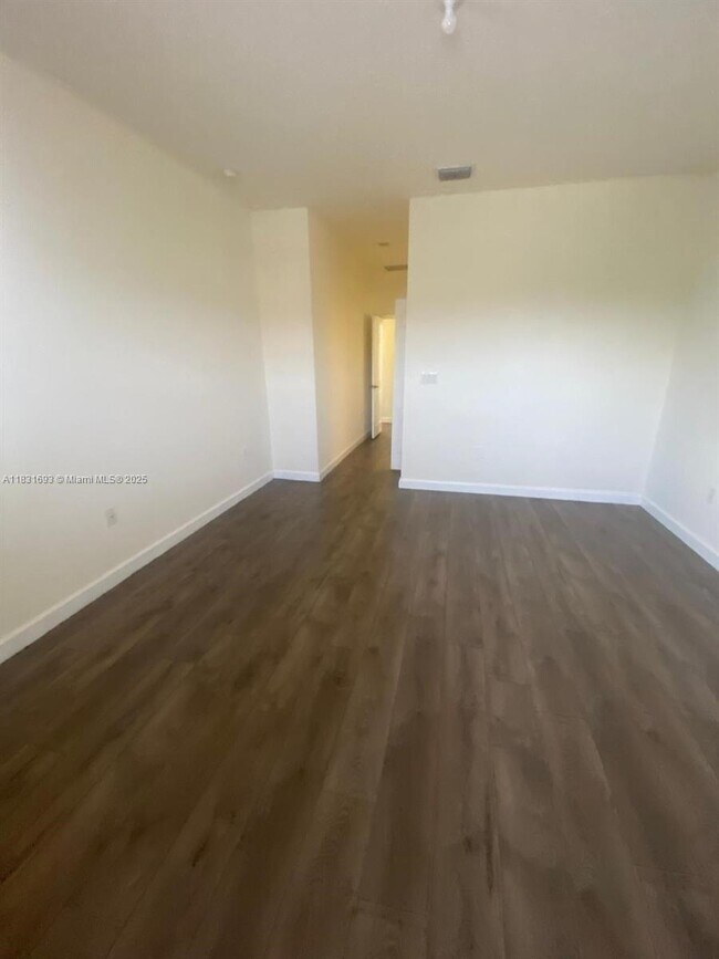 Building Photo - 9408 SW 171st Pl