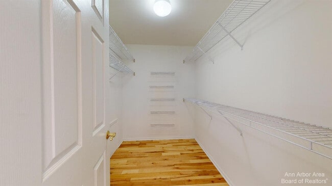 Building Photo - 2844 Chaseway Ct