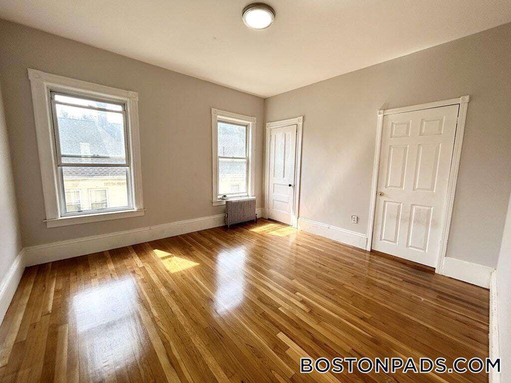 Building Photo - 22 Humphreys St