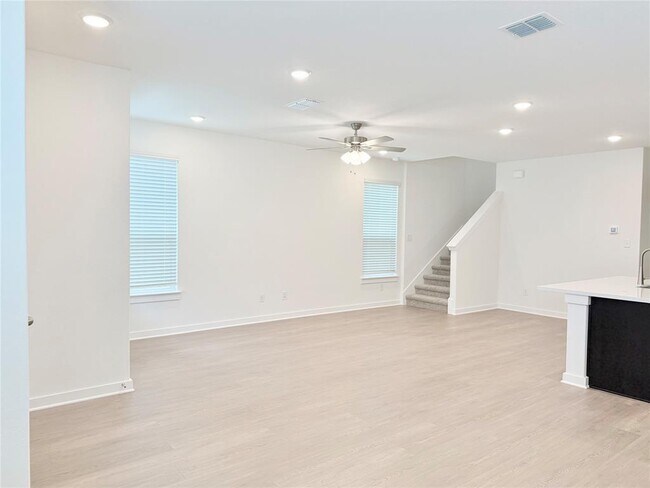 Building Photo - 148 Hartson Dr