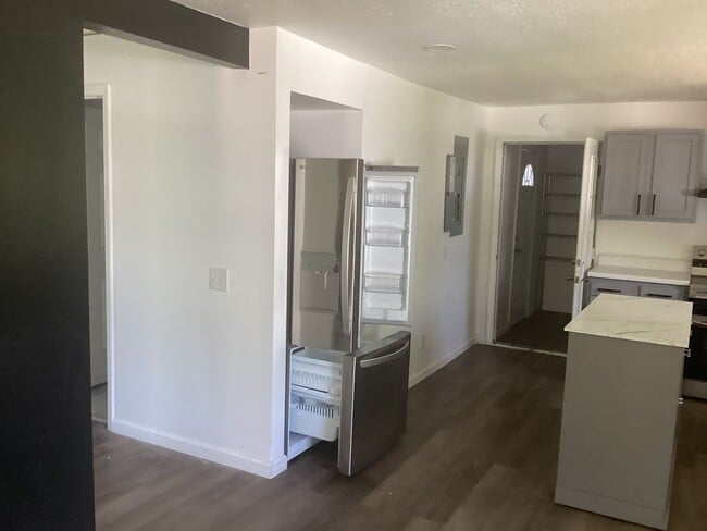 Building Photo - Newly updated home in North Gadsden