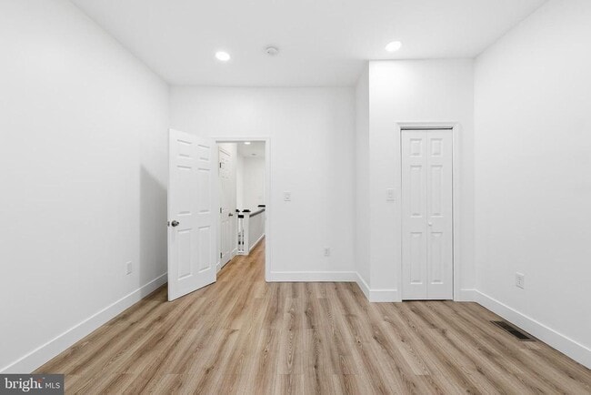 Building Photo - 2542 HARFORD Rd