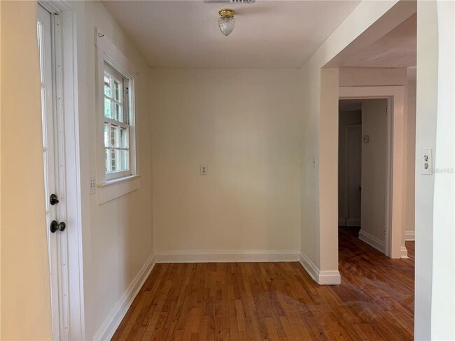 Building Photo - 3813 W De Leon St