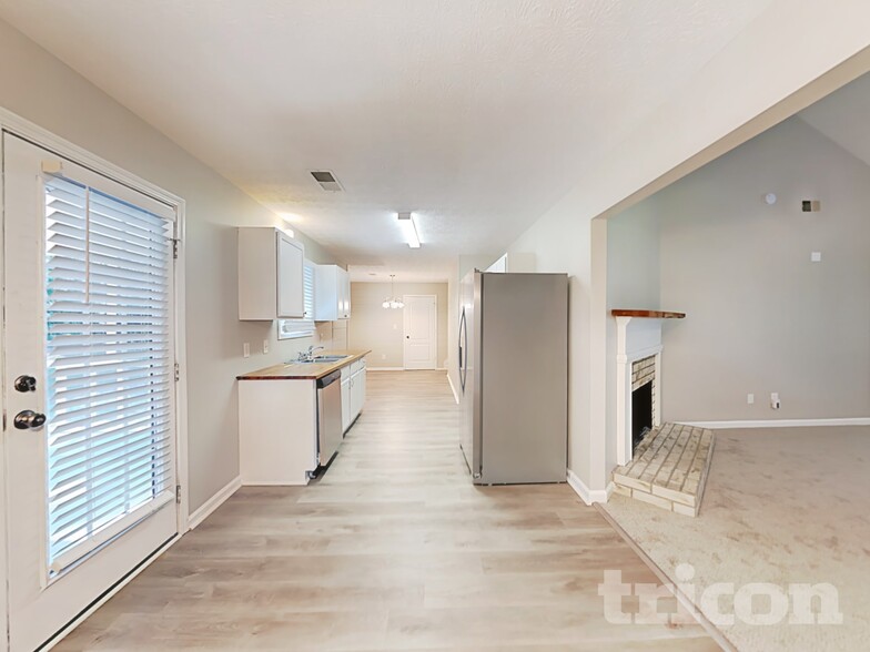 Building Photo - 1009 Butterfly Cove Way