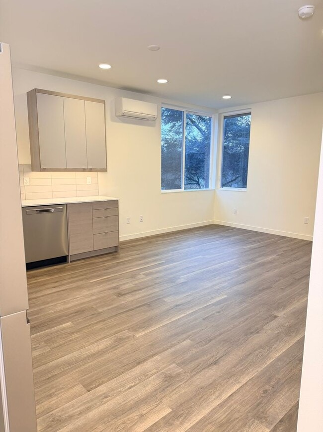 Building Photo - Brand New 3bd Townhome!
