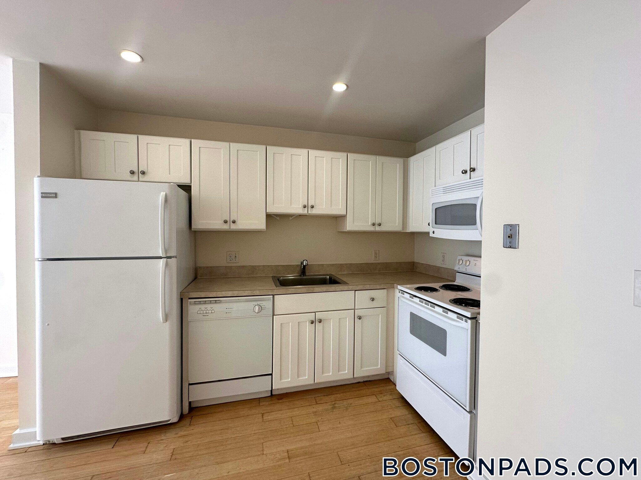 Building Photo - 40 Boylston St