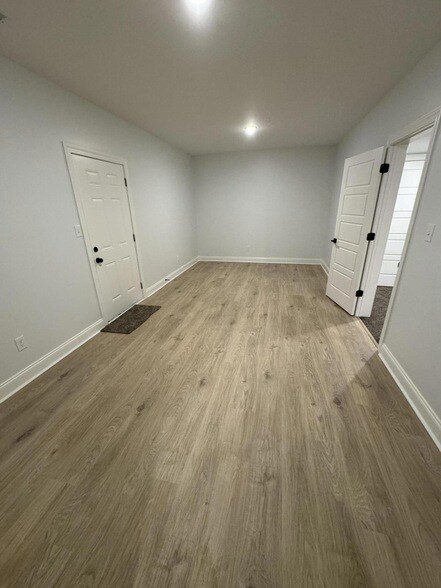 Building Photo - 753 Amanda Ct