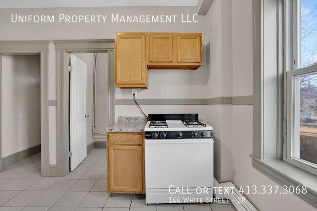 Building Photo - 144 White St