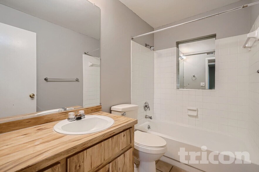 Building Photo - 6666 56th Ave N