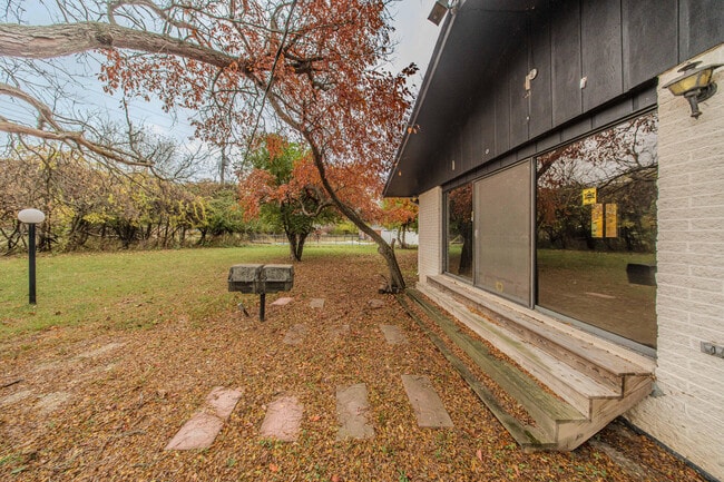 Building Photo - 22745 Wrexford Dr