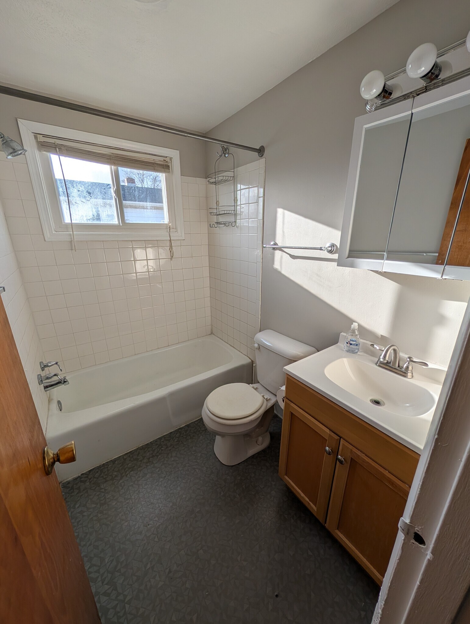 Building Photo - 1367 Wertz Ave SW