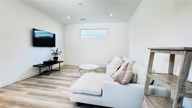 Building Photo - 9836 Starlight Ridge Ave