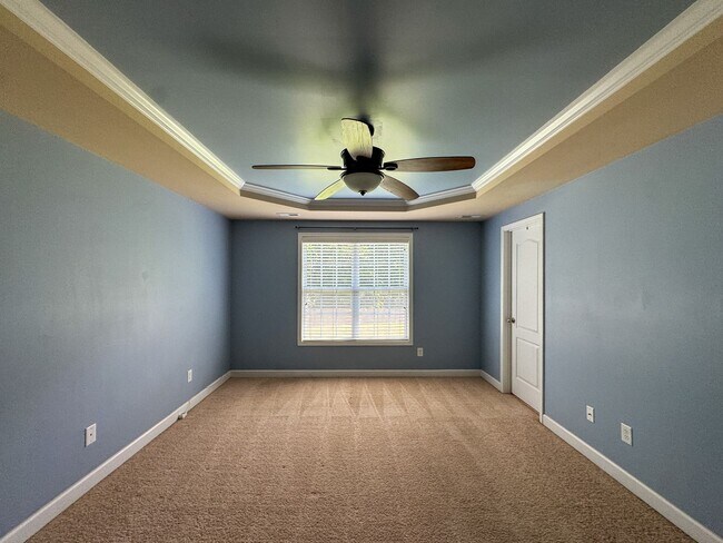 Building Photo - Beautifully Maintained 3 Bed 2.5 Bath West Gate Home