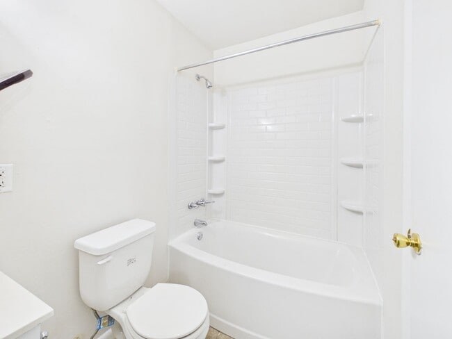 Building Photo - 2336 Sara Ln