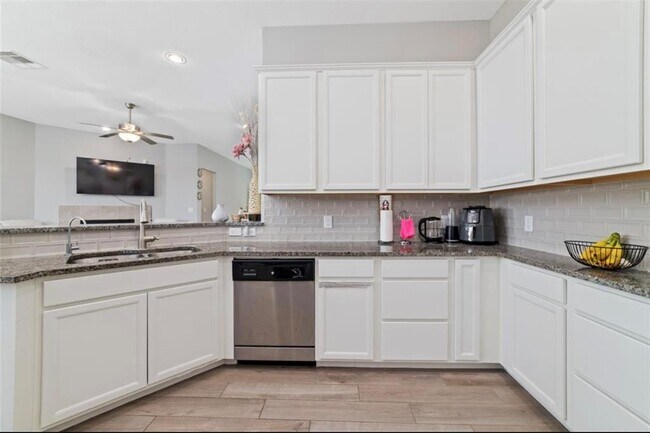 Building Photo - 19029 Villa Ln