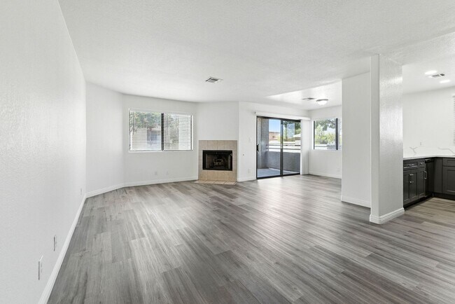 Building Photo - SW!! 2 Bedroom Condo!! 1st Floor!! Newly r...