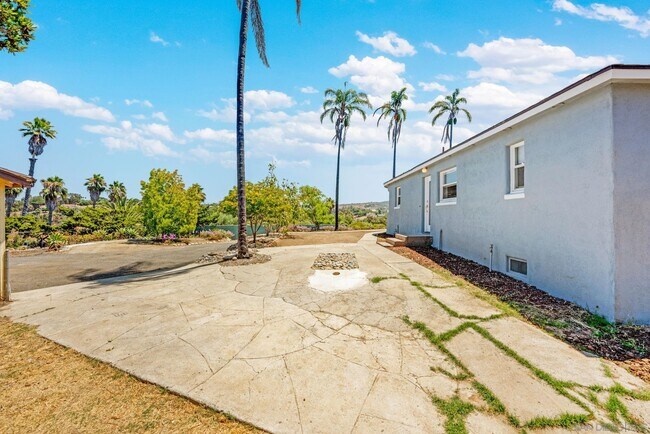 Building Photo - 2530 Pruett Dr