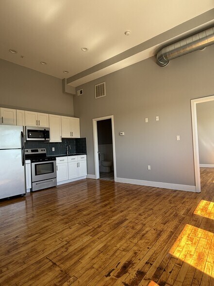 Building Photo - 1501 S 17th St