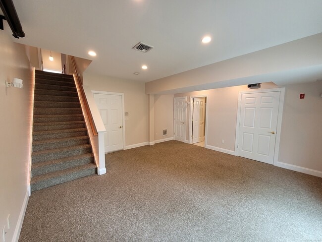 Building Photo - 48 E Hayestown Rd
