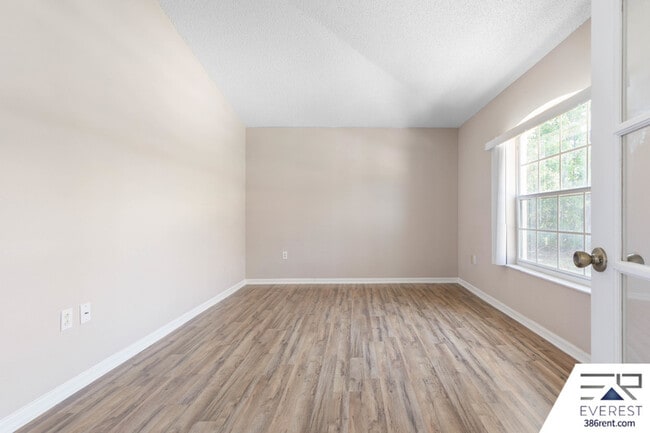 Building Photo - 59 Riverina Dr