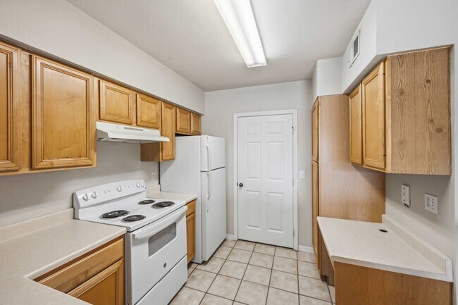 Building Photo - 1195 Villagio Cir