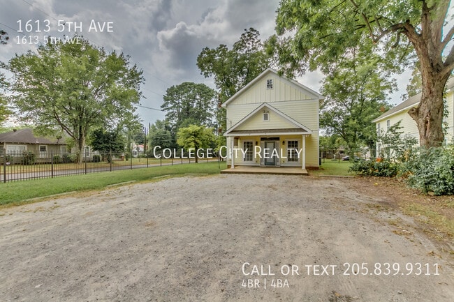 Building Photo - 1613 5th Ave