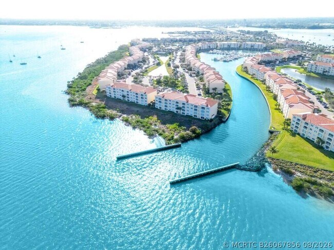 Building Photo - 37 Harbour Isle Dr E
