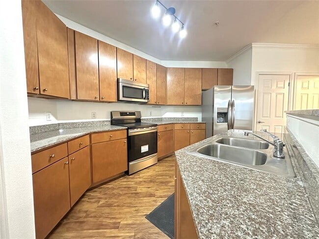 Building Photo - 2502 Leon St