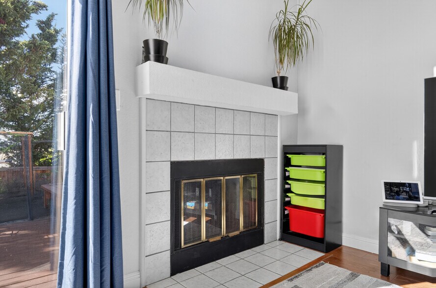 Building Photo - 151 Buck Ct