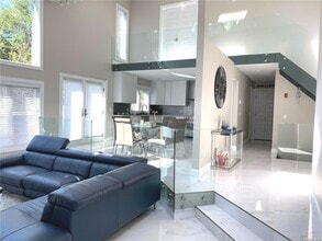 Building Photo - 3655 Pequash Ave