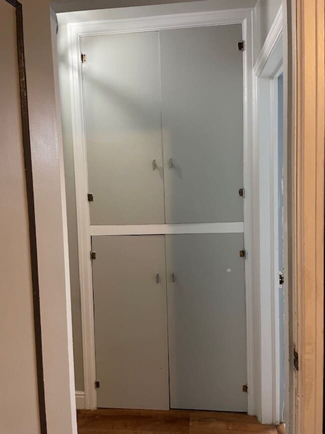 Building Photo - House For Lease