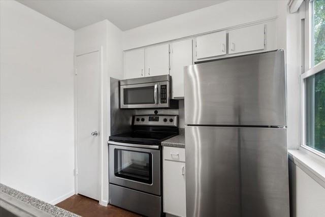 Primary Photo - 2119 Oxford Ave