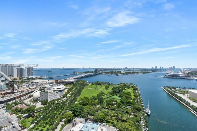 Building Photo - 900 Biscayne Blvd