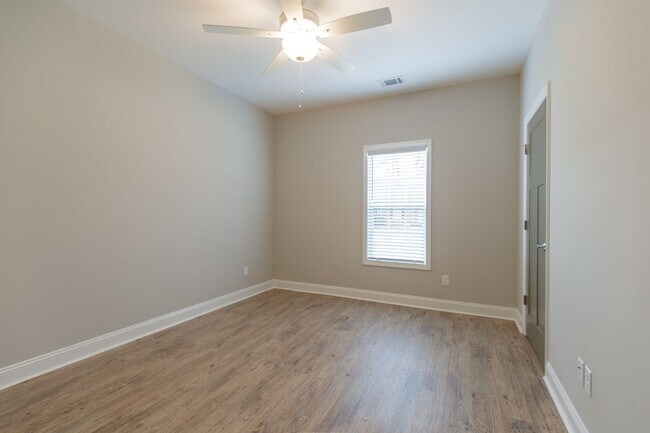 Building Photo - Beautiful duplex in Valdosta, Ga!