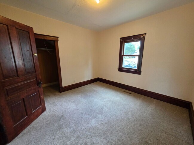 Building Photo - 4 Bed 2 Bath Single Family Home in Wisconsin Rapids
