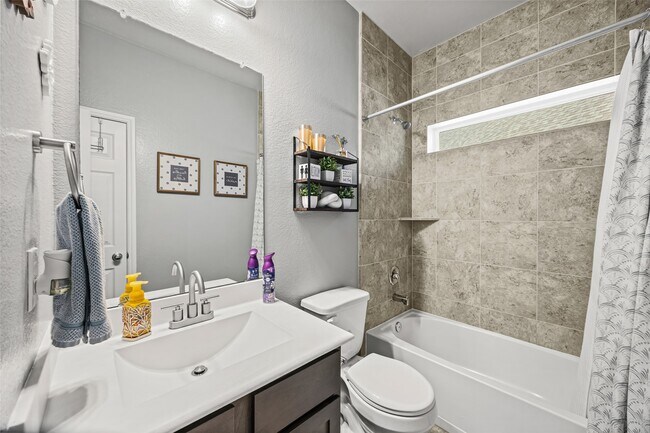 Building Photo - 126 Polar Bear Trl