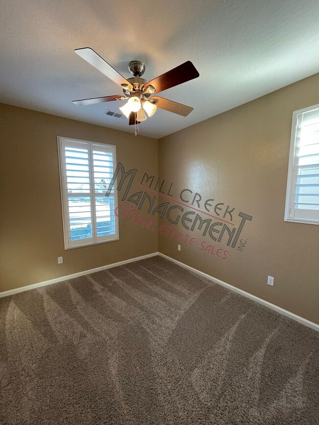 Building Photo - $500 OFF FIRST MONTHS RENT