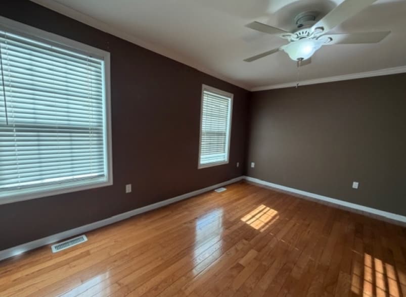 Building Photo - 3705 Pinhorn Dr