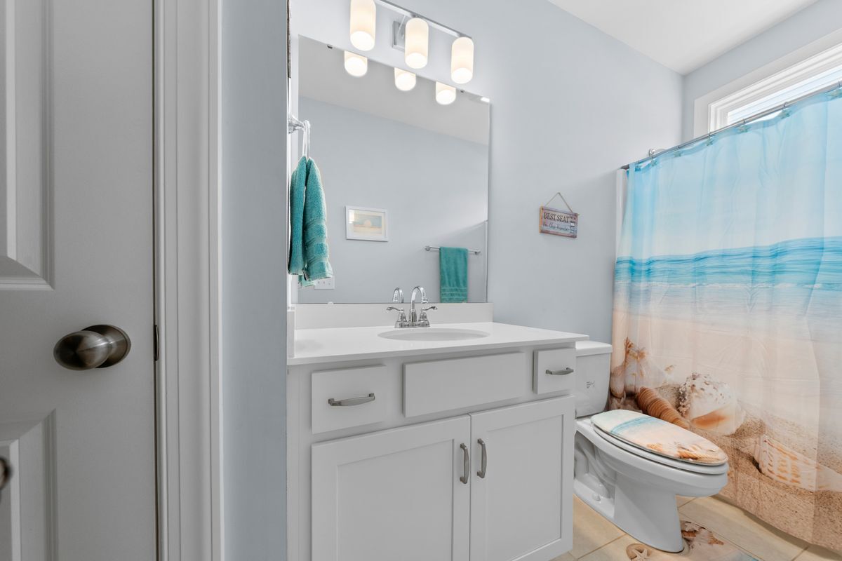 Building Photo - 74 W Weatherbee Wy