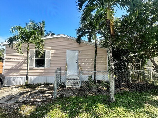 Primary Photo - 22844 Tradewind Rd
