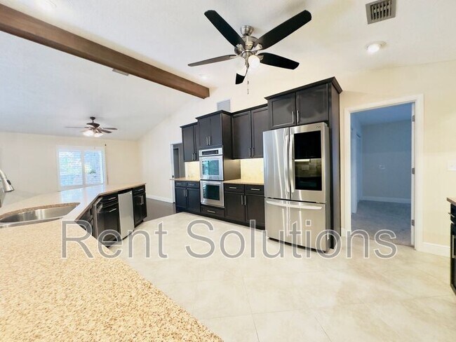 Building Photo - 3015 Tall Pine Dr