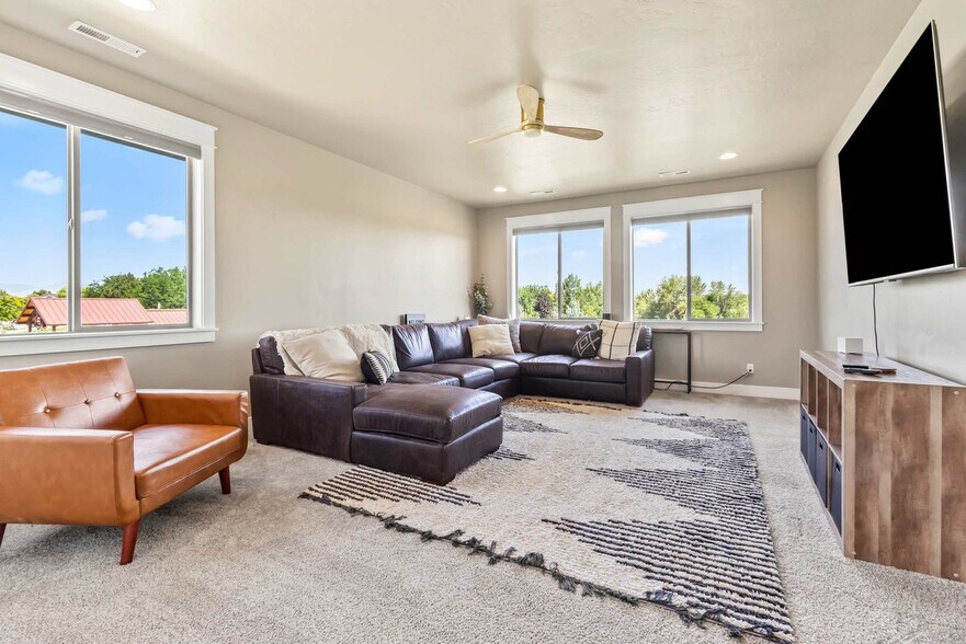Primary Photo - 2933 W Tubac Dr