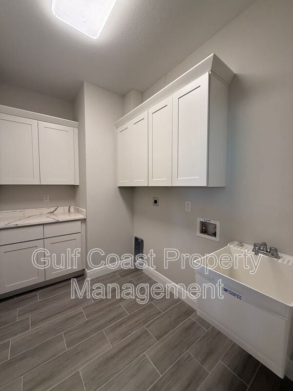 Building Photo - 1229 NE 19th Ave