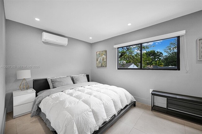 Building Photo - 145 NE 49th St