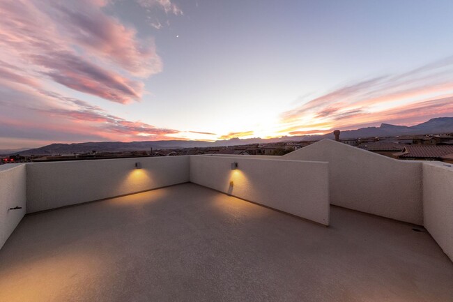 Building Photo - Luxury Dream Home with Unmatched Views and...