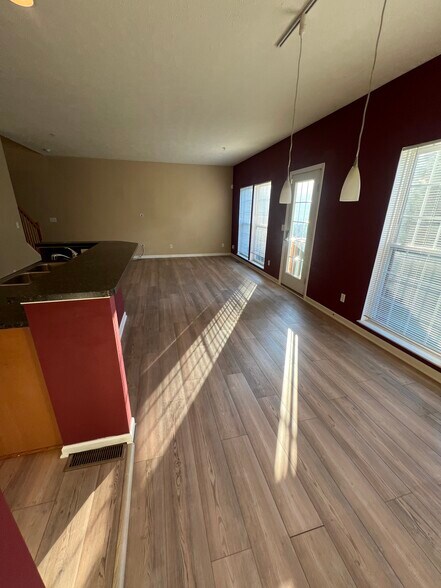 Building Photo - 2898 Andover Cir