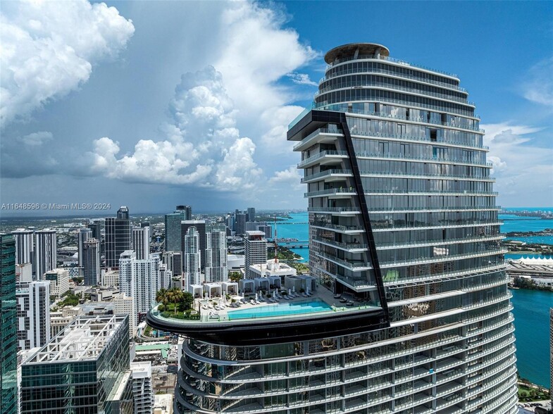 Building Photo - 300 Biscayne Boulevard Way