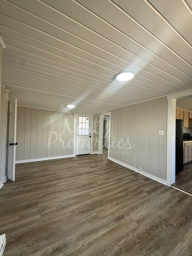 Building Photo - 1902 Vincent St