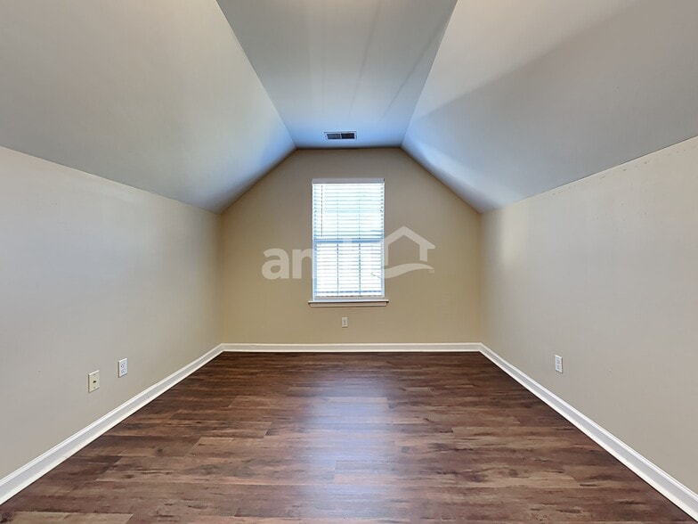 Building Photo - 4812 Oak Haven Pl